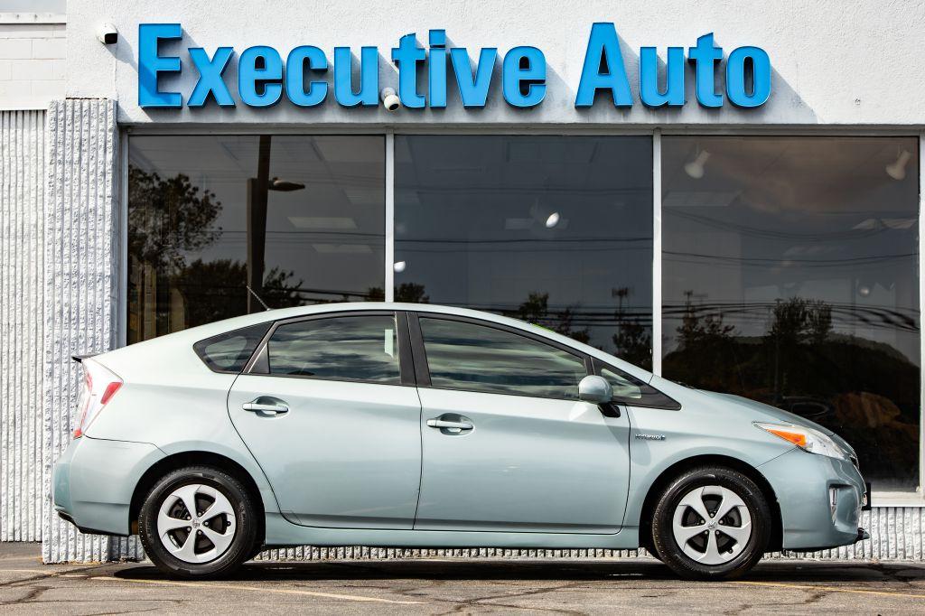 2014 Toyota PRIUS III