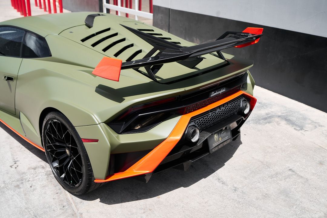2023 Lamborghini Huracan STO