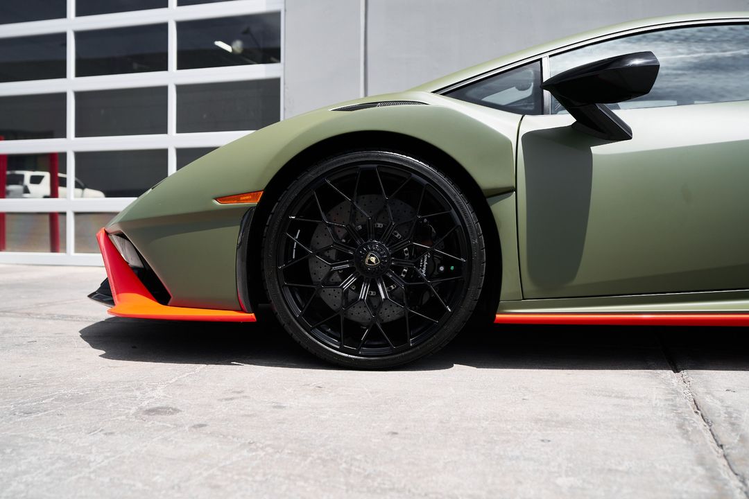2023 Lamborghini Huracan STO
