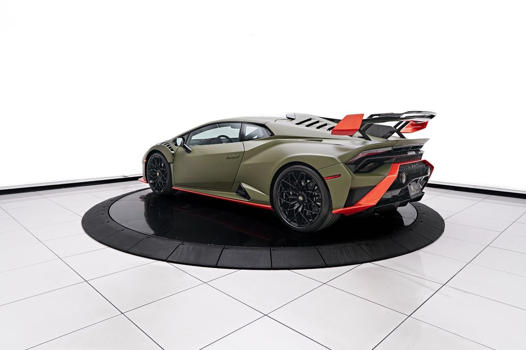 2023 Lamborghini Huracan STO
