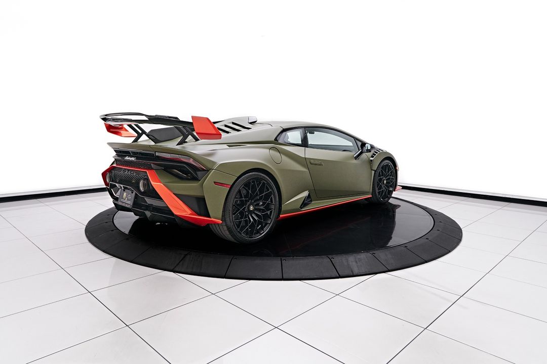2023 Lamborghini Huracan STO