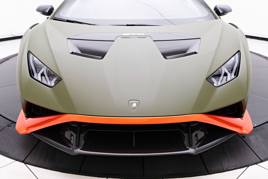 2023 Lamborghini Huracan STO