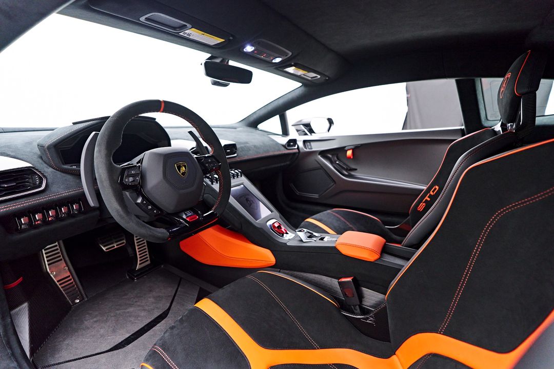2023 Lamborghini Huracan STO