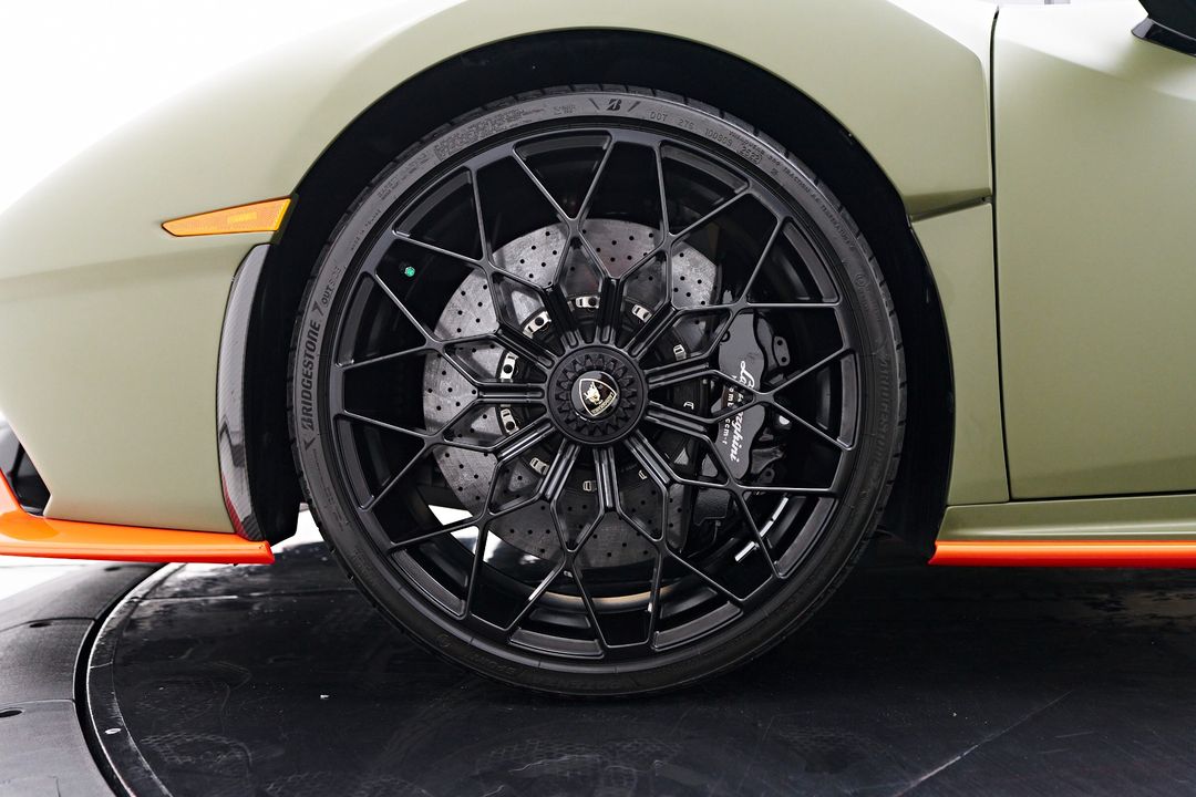 2023 Lamborghini Huracan STO