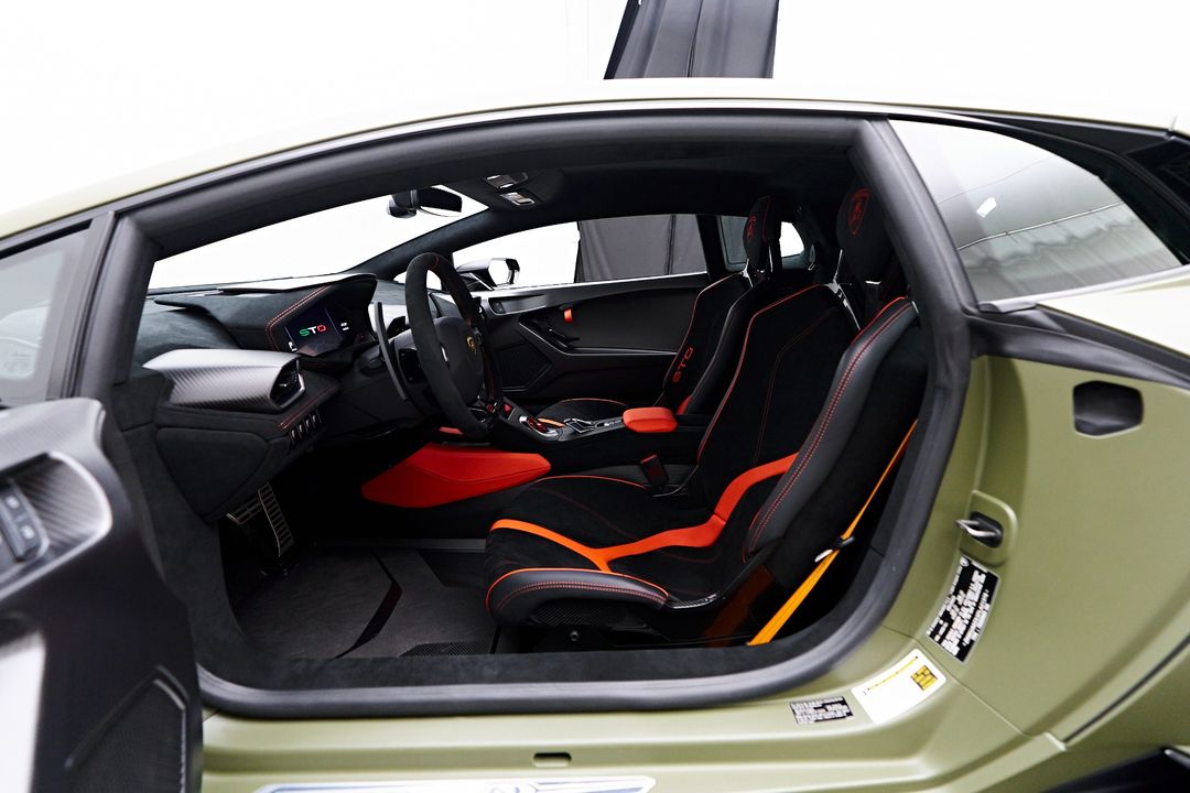 2023 Lamborghini Huracan STO