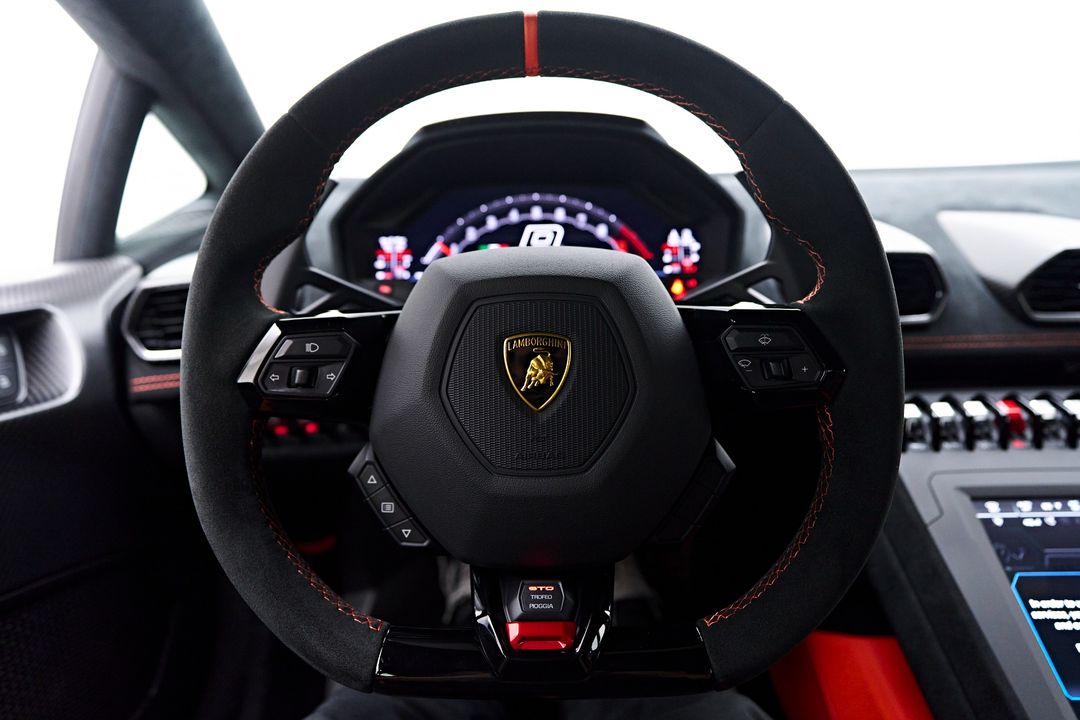 2023 Lamborghini Huracan STO