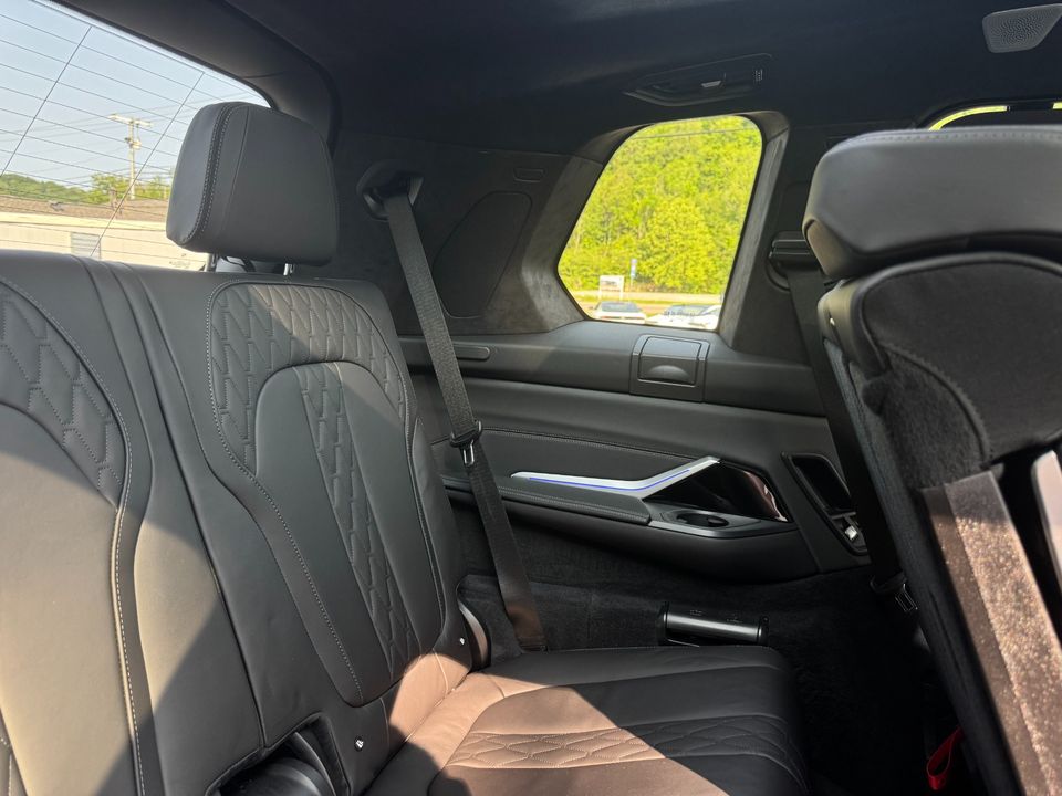 2024 BMW X7
