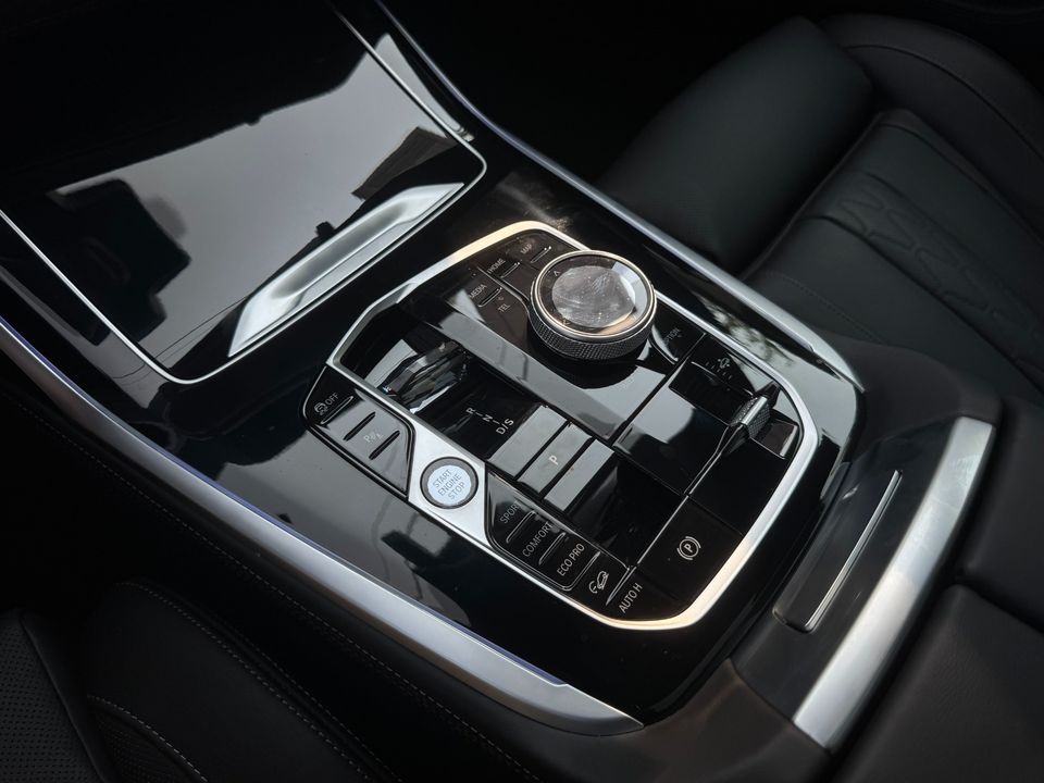 2024 BMW X7