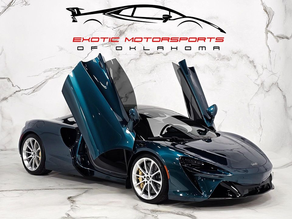 2023 McLaren Artura