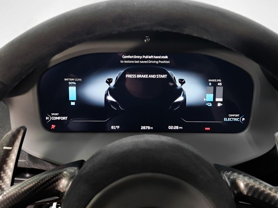 2023 McLaren Artura