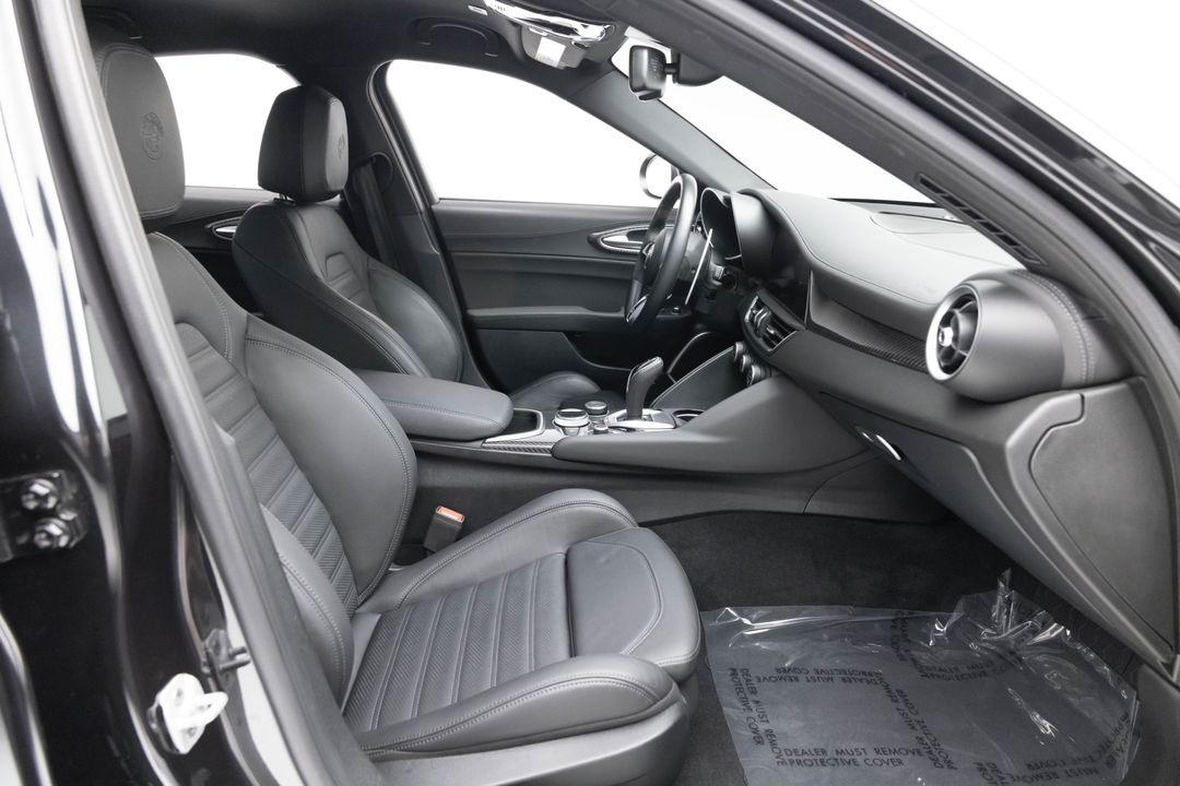 2023 Alfa Romeo Giulia Quadrifoglio