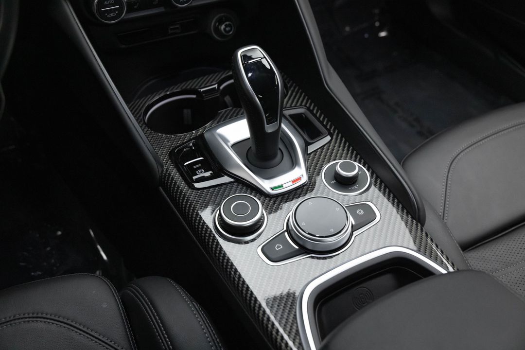 2023 Alfa Romeo Giulia Quadrifoglio