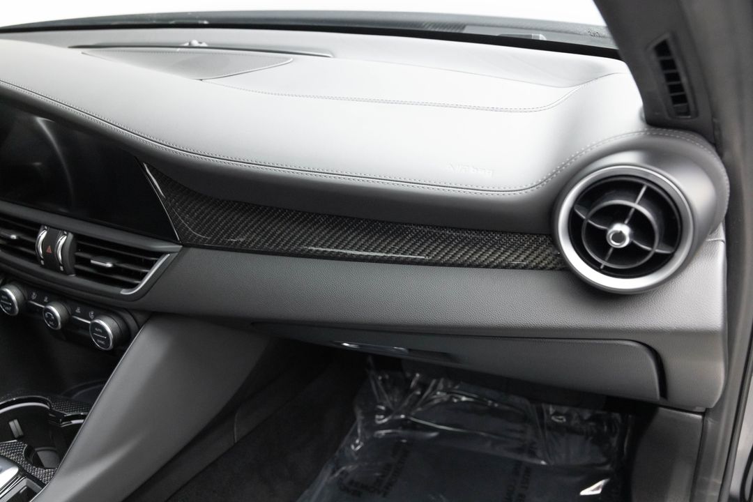 2023 Alfa Romeo Giulia Quadrifoglio