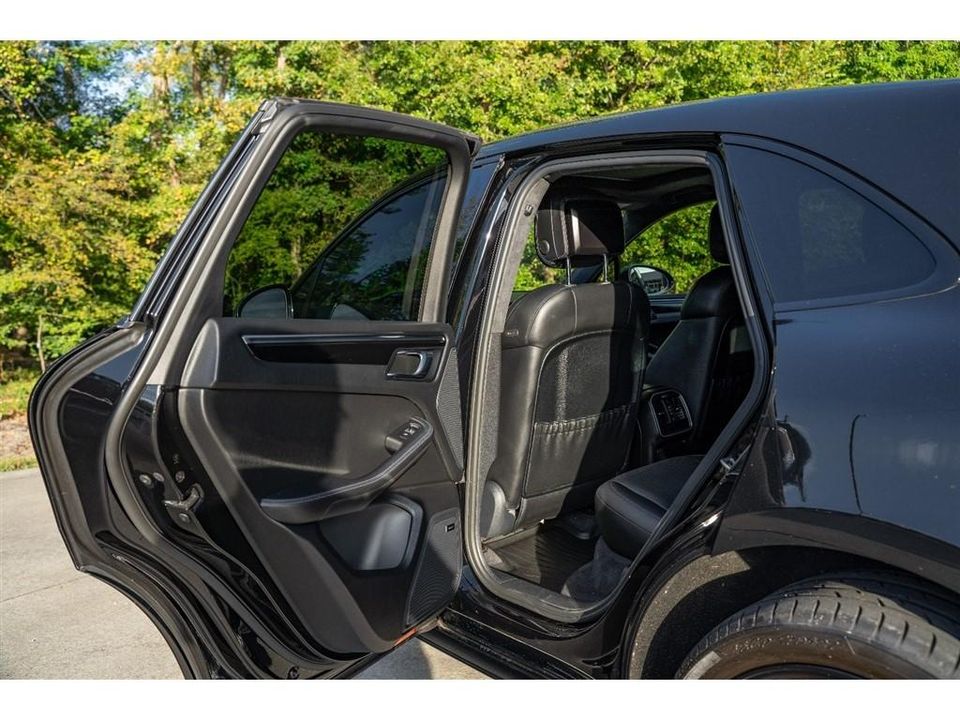 2016 Porsche Macan