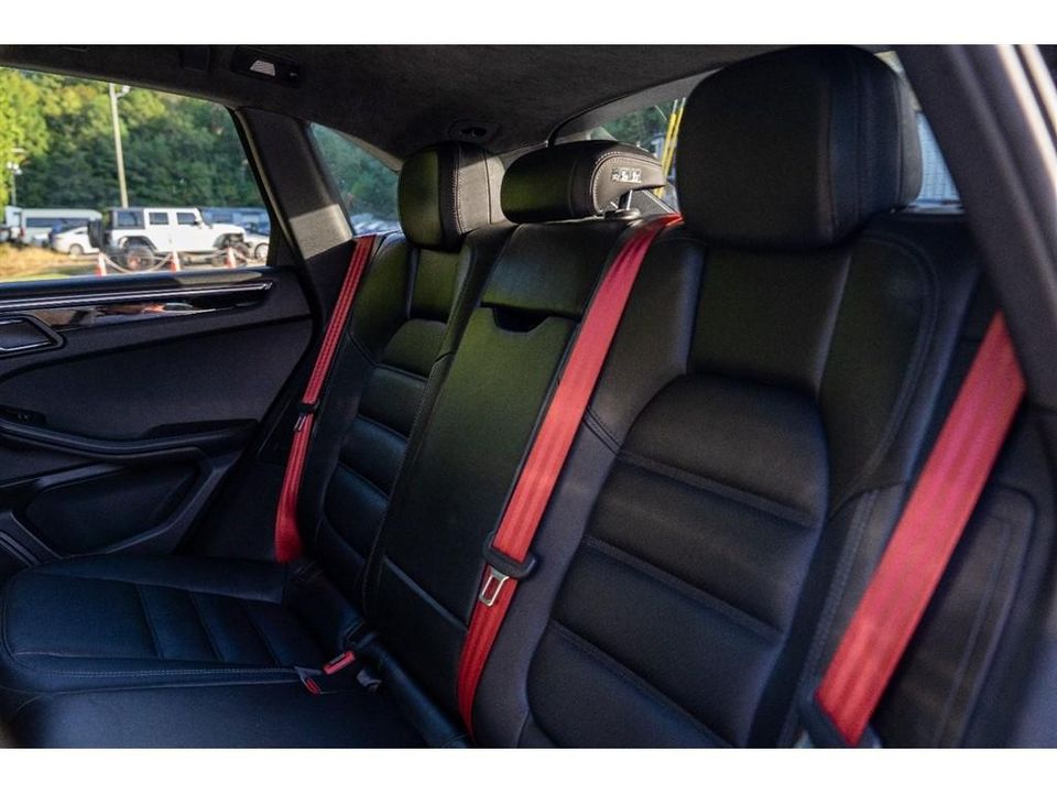 2016 Porsche Macan