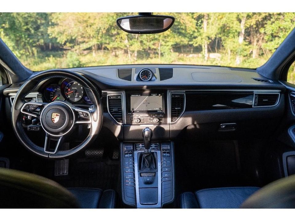 2016 Porsche Macan