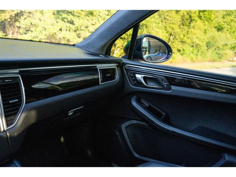 2016 Porsche Macan