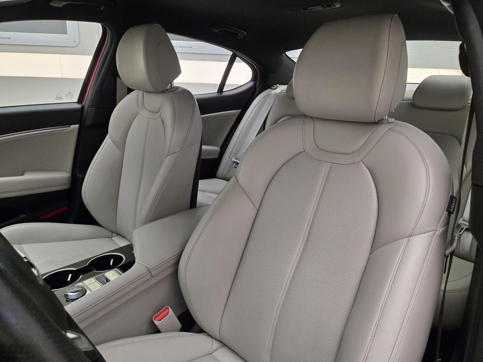 2022 Genesis G70