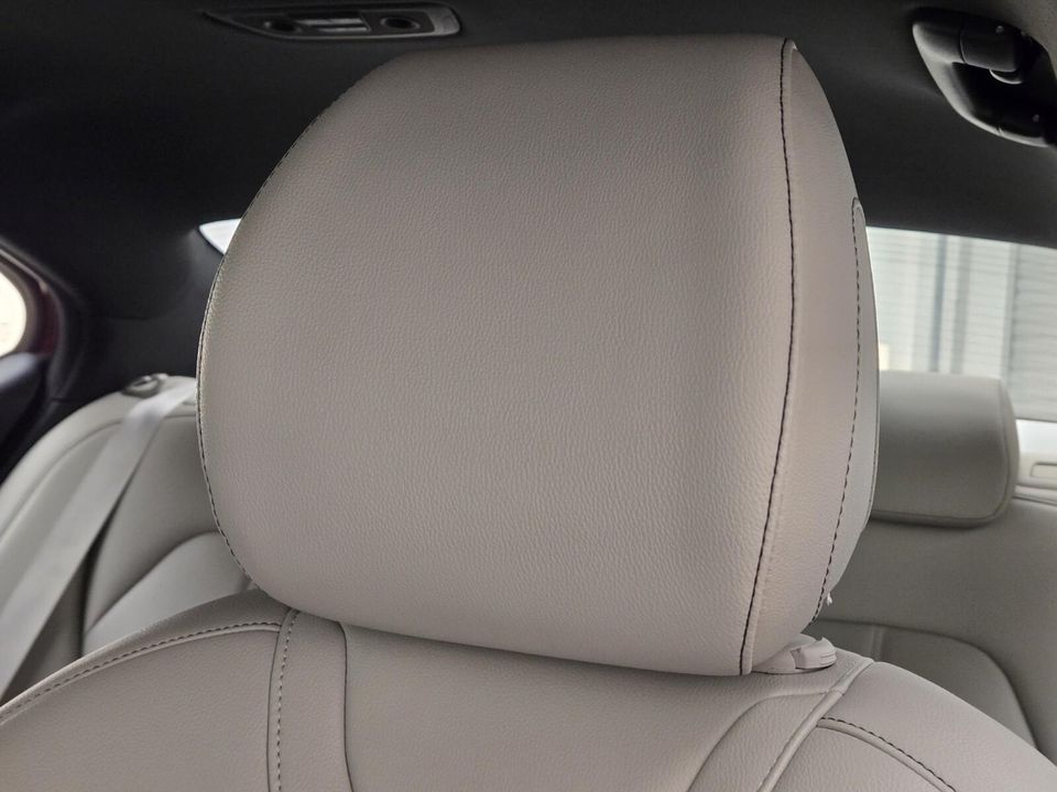 2022 Genesis G70
