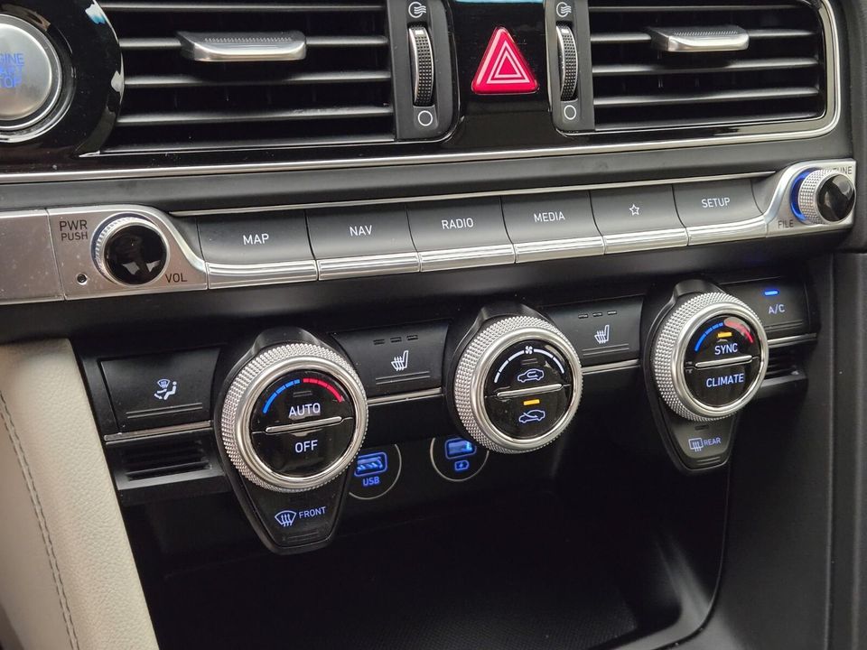2022 Genesis G70