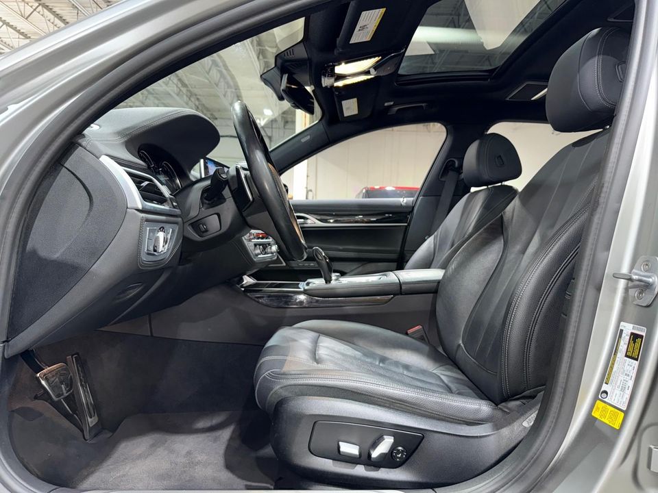 2019 BMW 740i