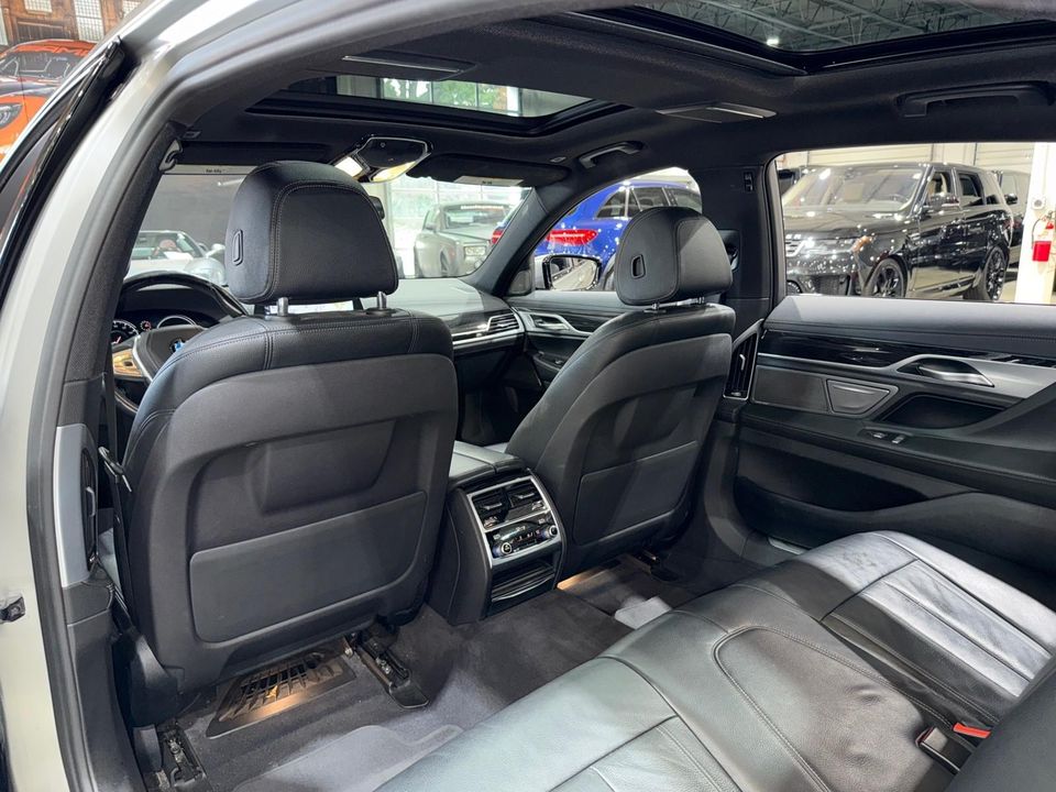 2019 BMW 740i
