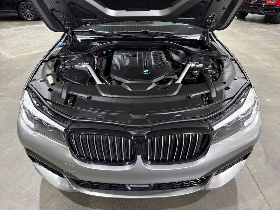 2019 BMW 740i