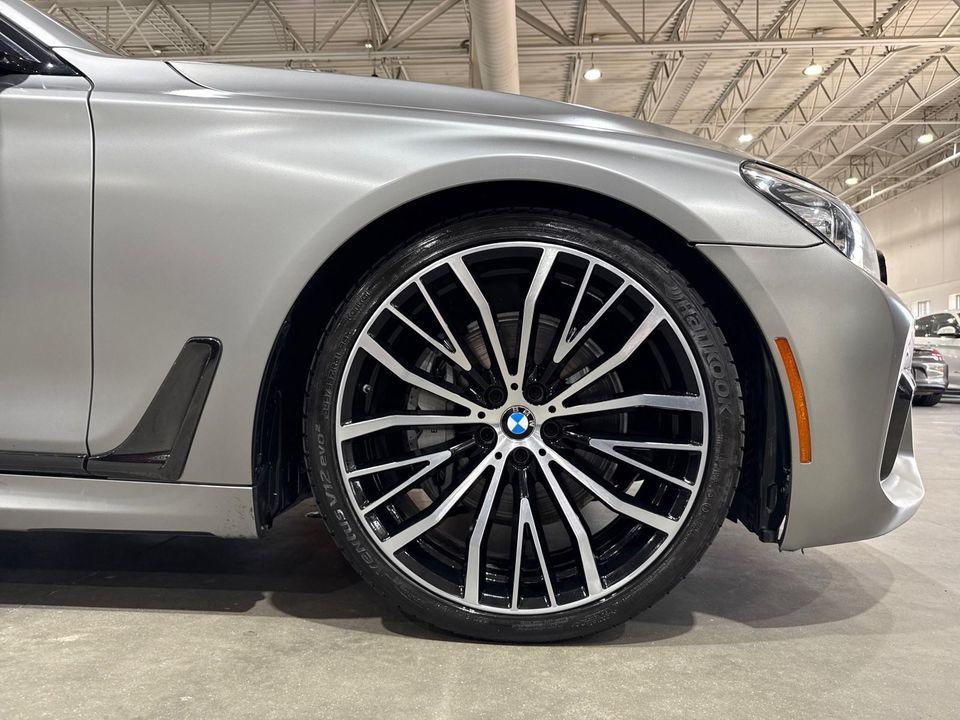 2019 BMW 740i