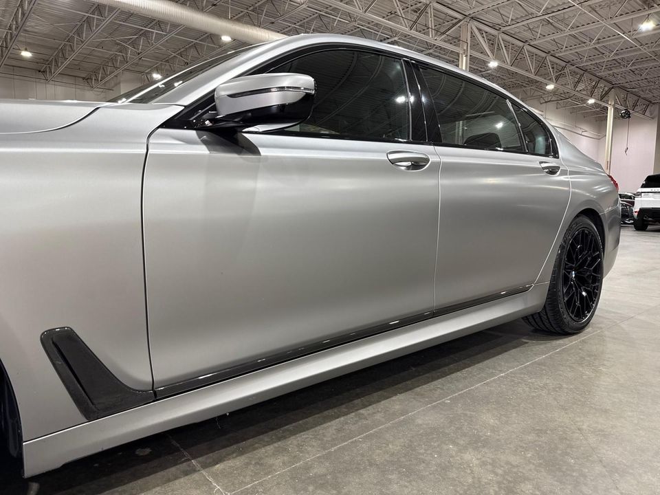 2019 BMW 740i