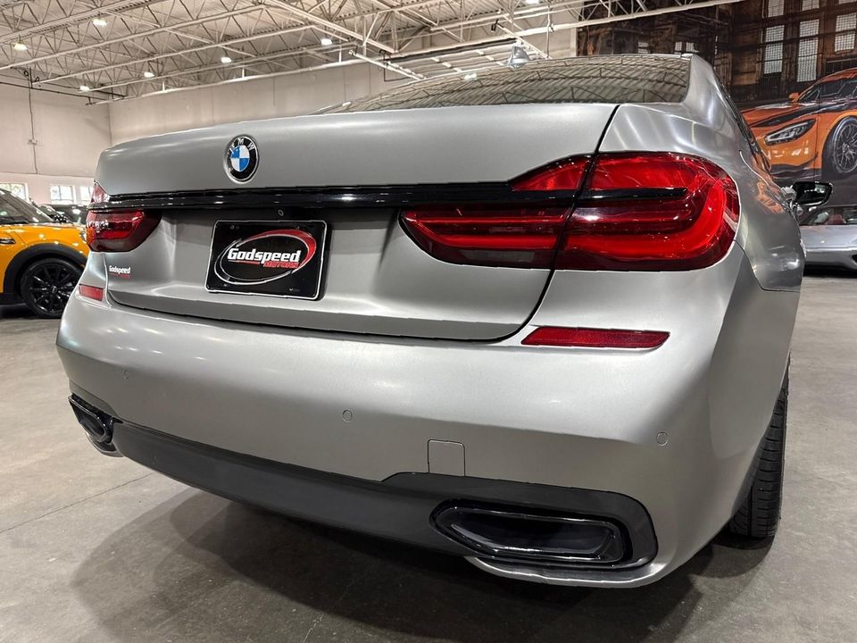 2019 BMW 740i