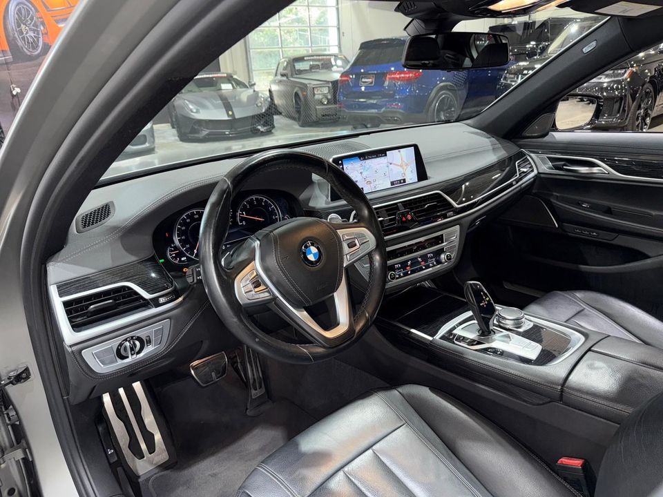 2019 BMW 740i