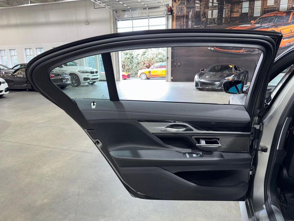 2019 BMW 740i