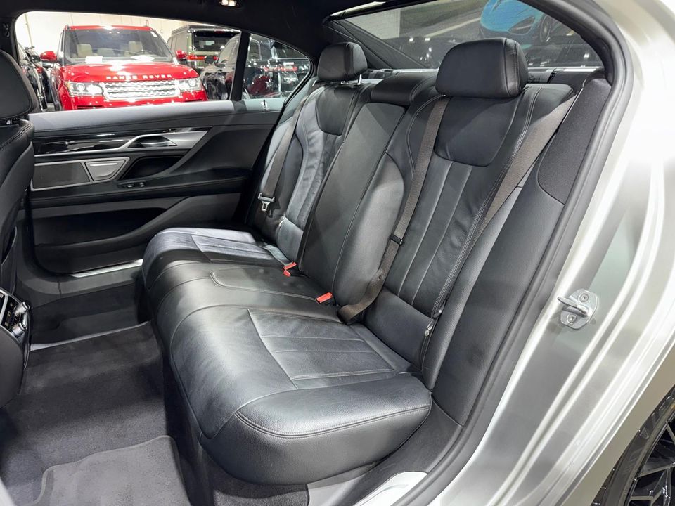 2019 BMW 740i