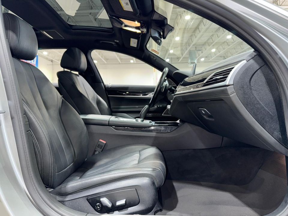 2019 BMW 740i