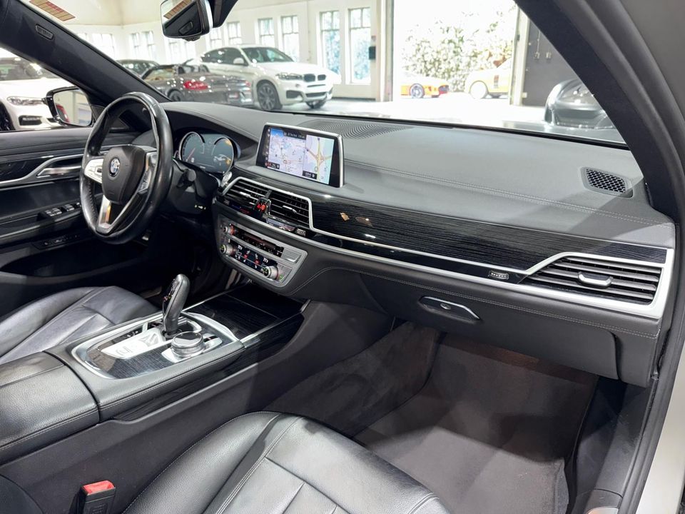 2019 BMW 740i
