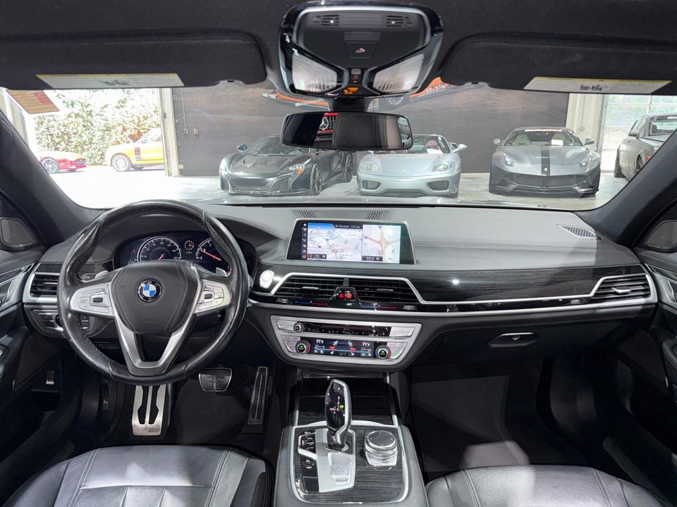 2019 BMW 740i