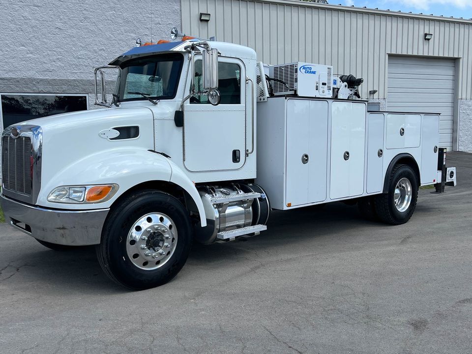 2015 Peterbilt 337 4x2 Service Truck