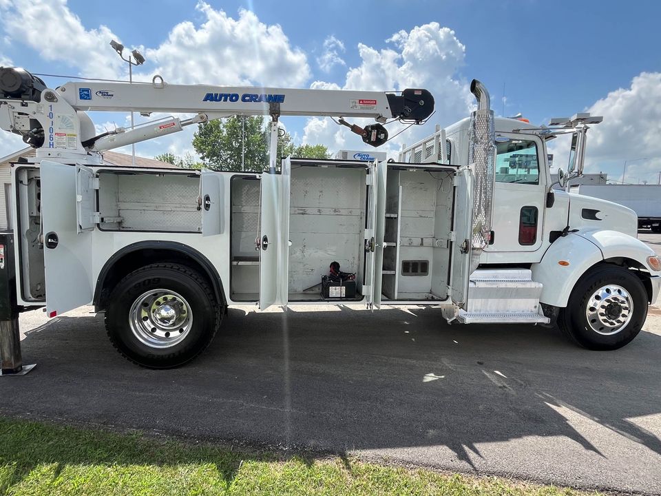 2015 Peterbilt 337 4x2 Service Truck