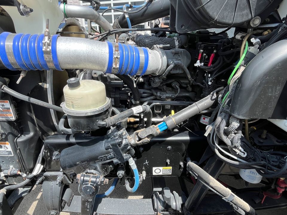 2015 Peterbilt 337 4x2 Service Truck