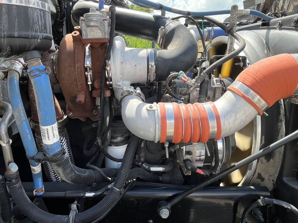 2015 Peterbilt 337 4x2 Service Truck
