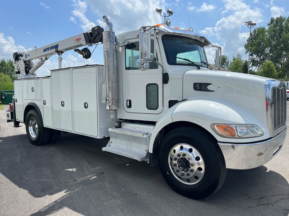 2015 Peterbilt 337 4x2 Service Truck