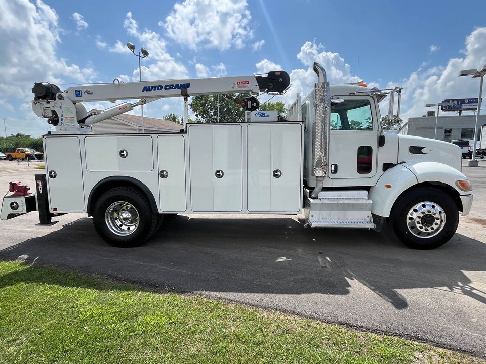 2015 Peterbilt 337 4x2 Service Truck