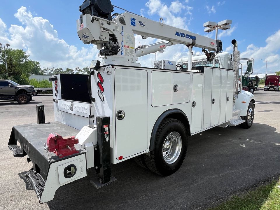 2015 Peterbilt 337 4x2 Service Truck