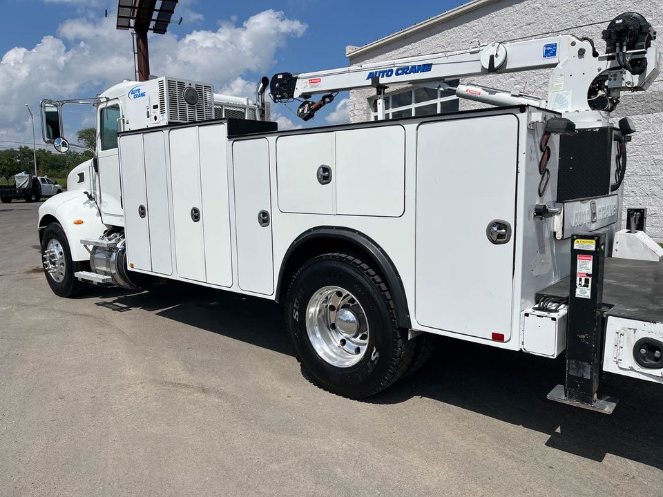 2015 Peterbilt 337 4x2 Service Truck