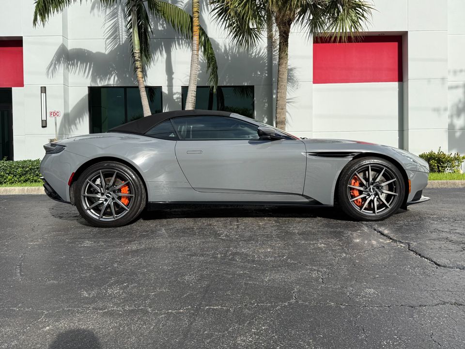 2021 Aston Martin DB11