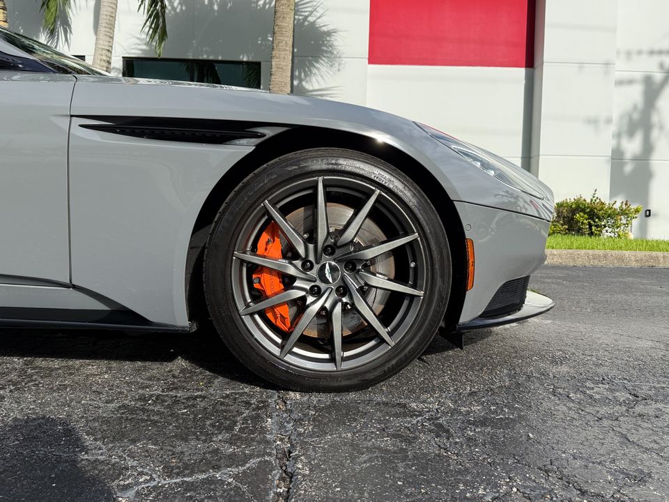 2021 Aston Martin DB11
