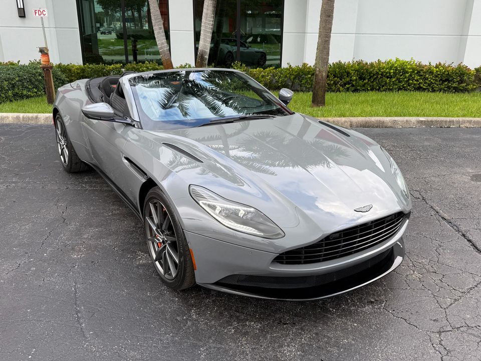 2021 Aston Martin DB11