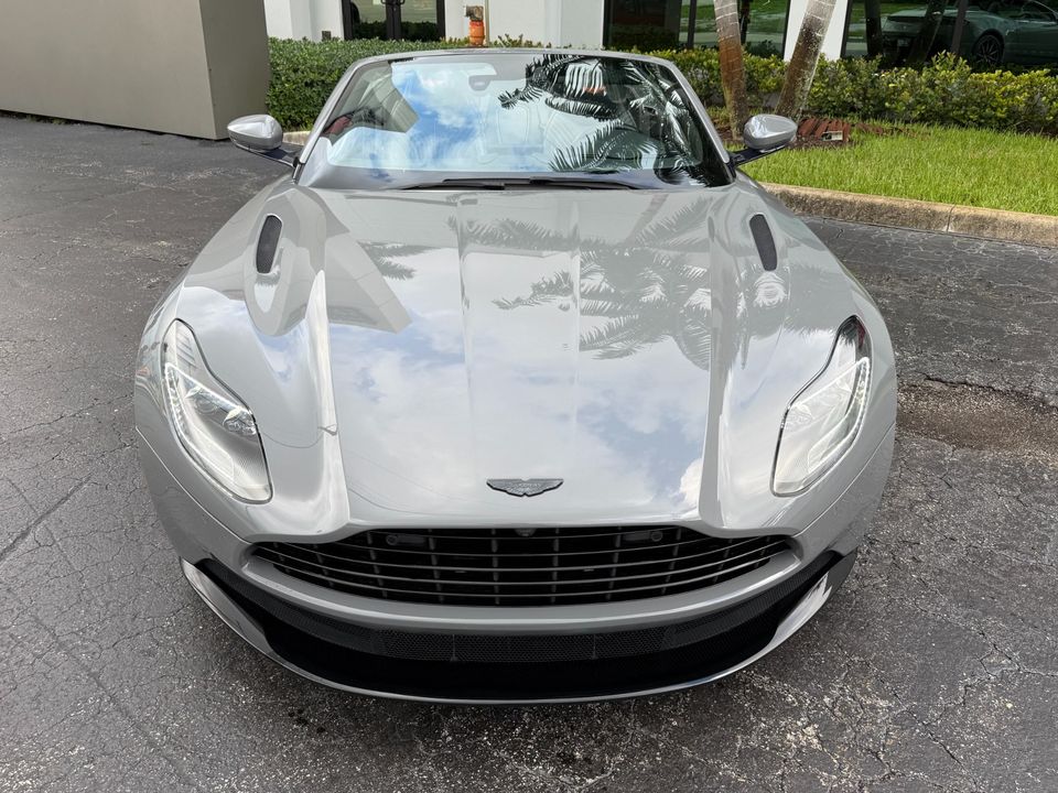 2021 Aston Martin DB11