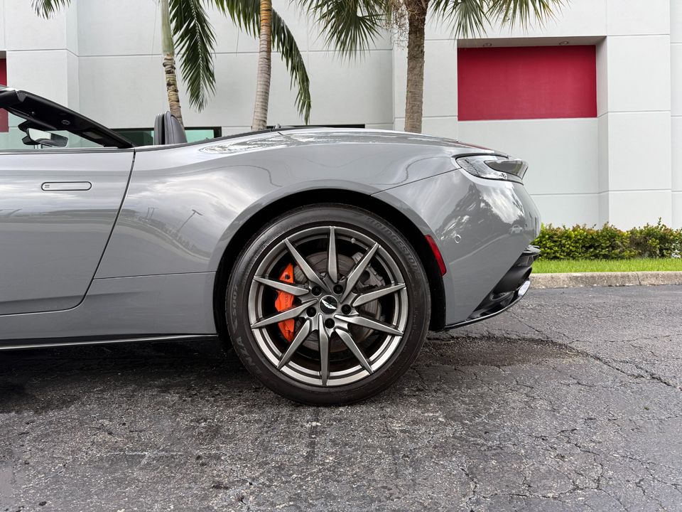 2021 Aston Martin DB11