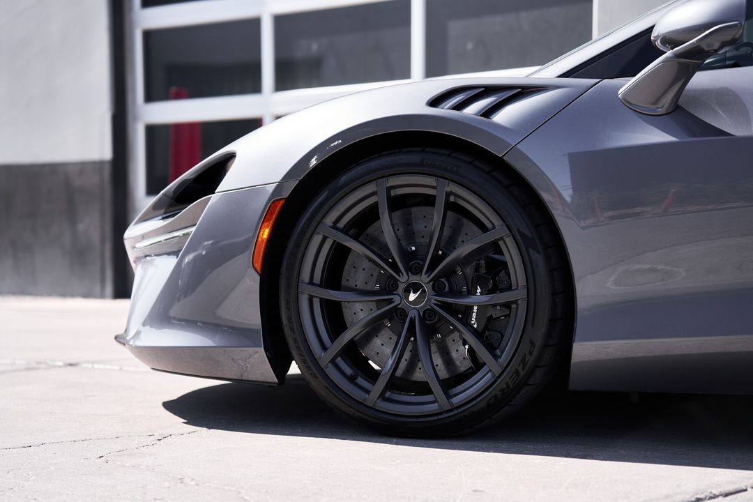2023 McLaren Artura